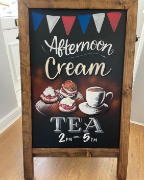 Cream Tea A-board - Glastonbury 'The Who'd A Thought It'